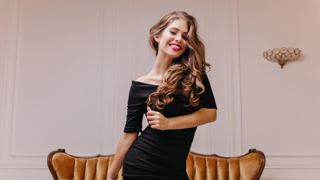 Mulher bonita e elegante